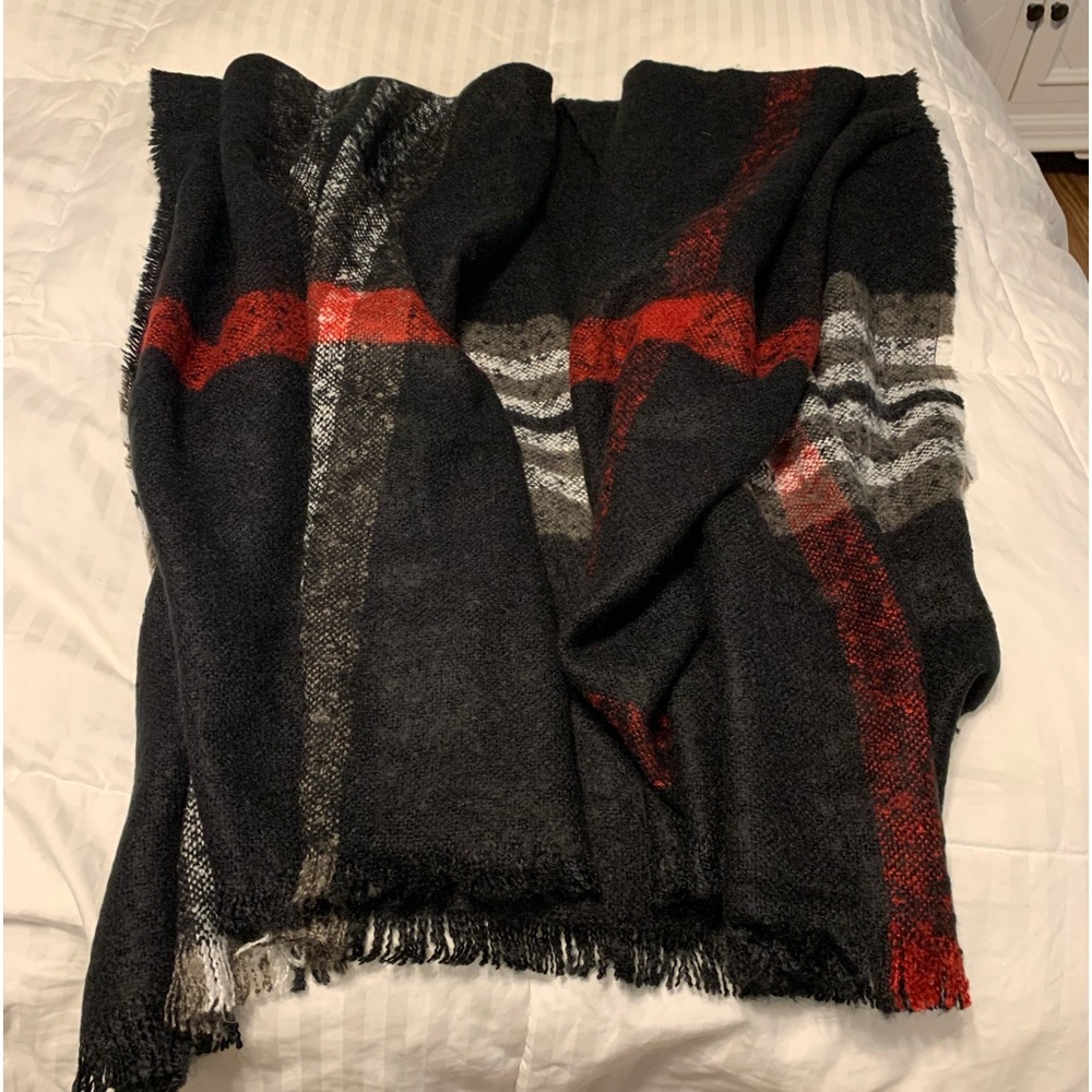 Soft wrap one size. Never worn
